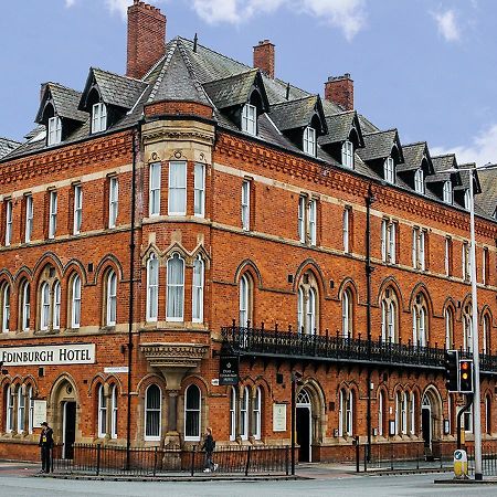 THE DUKE OF EDINBURGH HOTEL BAR BARROW IN FURNESS 4 United